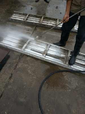 供應宜昌水泥制品廠模具高壓清洗機M50-15及管道疏通解決方案