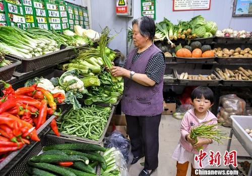 上周全國食用農(nóng)產(chǎn)品市場價格微幅上揚，商務(wù)部監(jiān)測顯示環(huán)比上漲0.9%